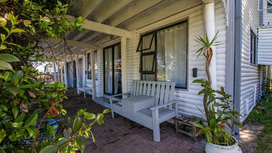 3 Bedroom Property for Sale in Sunrise On Sea Eastern Cape